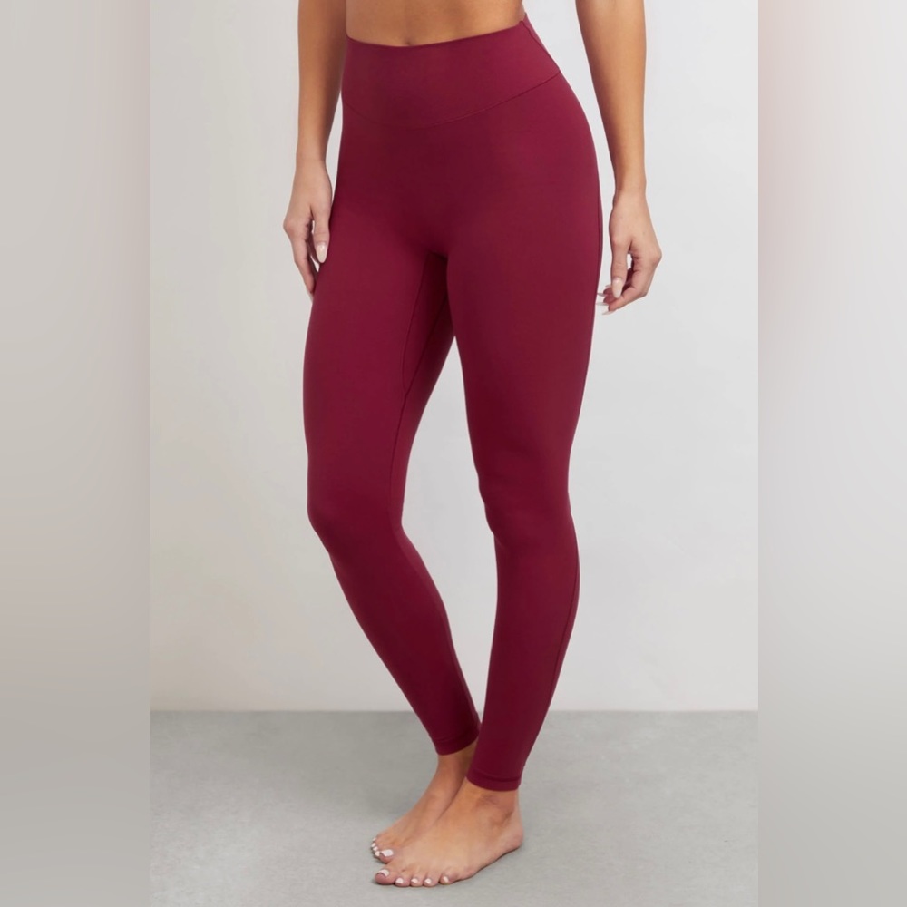 Stori Icon Tight in Merlot